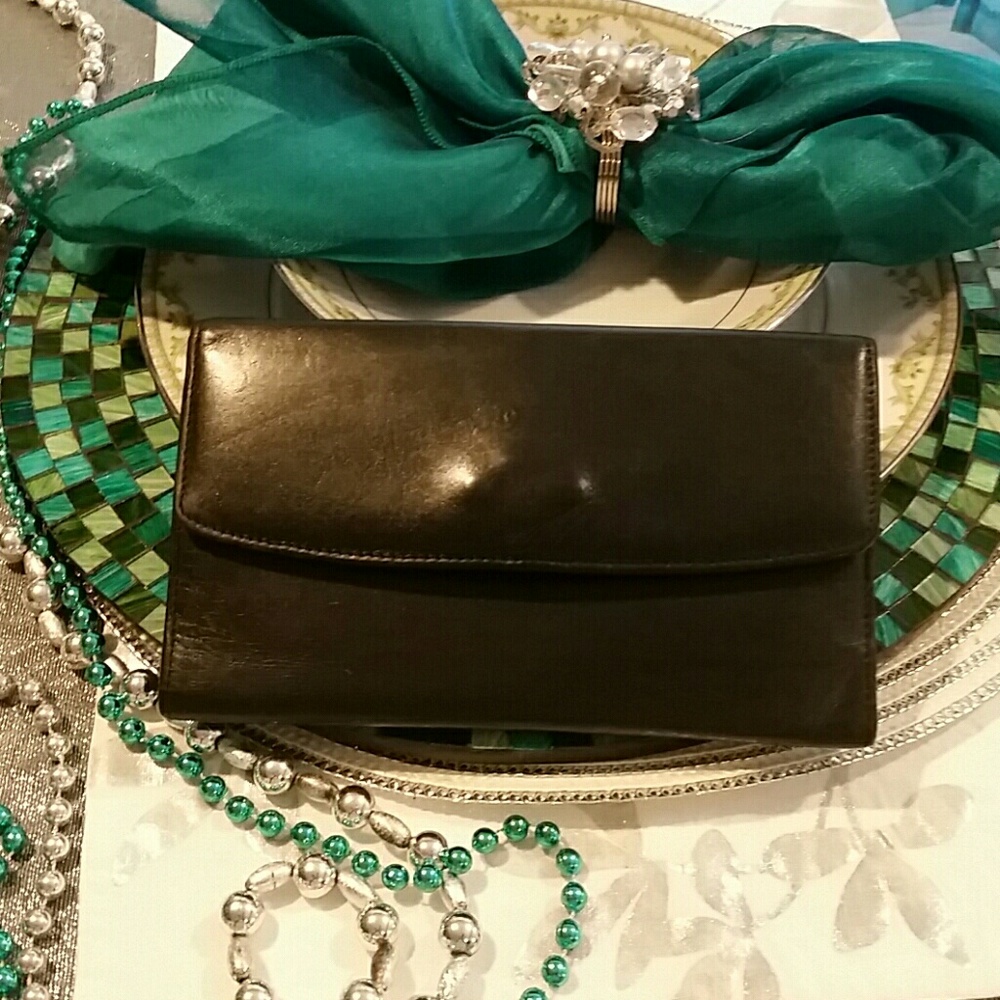 PRICE FIRM: COACH BLACK LEATHER WALLET💖.
